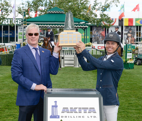 Kent Farrington in his winning presentation with Karl Ruud, President & CEO, AKITA Drilling.