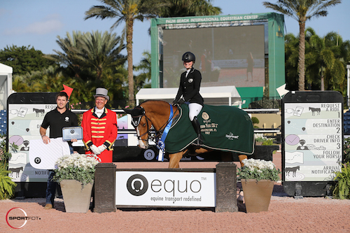 Emily Moffitt and For Sale 6 in their winning presentation with Jacob Schuelle, Logistics Director, Equo, and ringmaster Steve Rector.
