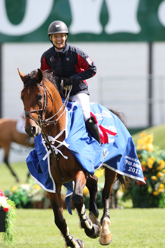 Ashlee Bond and Agrostar Gallop